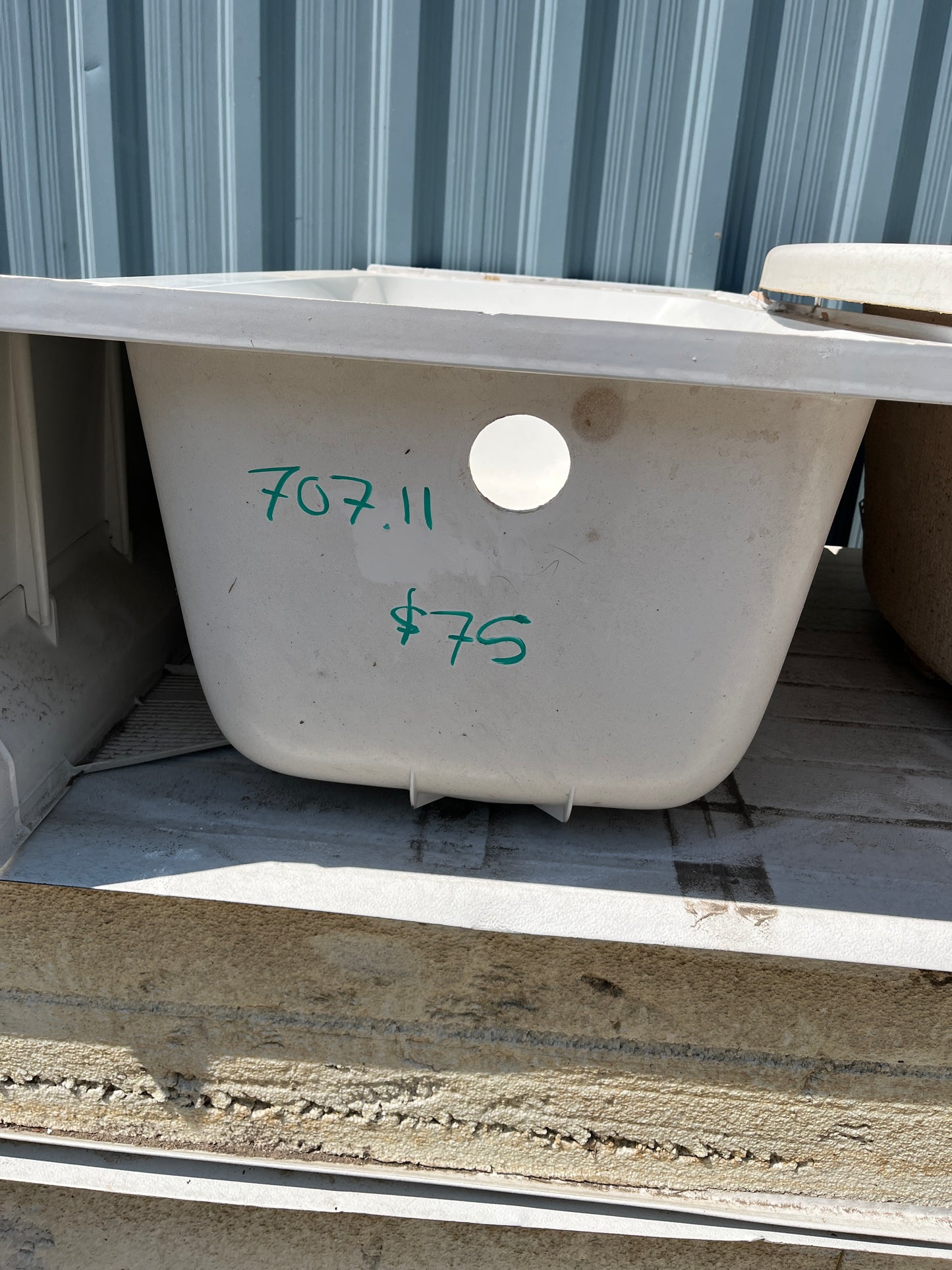 Sterling White Alcove Bathtub – 60 in x 30 in [707.11]