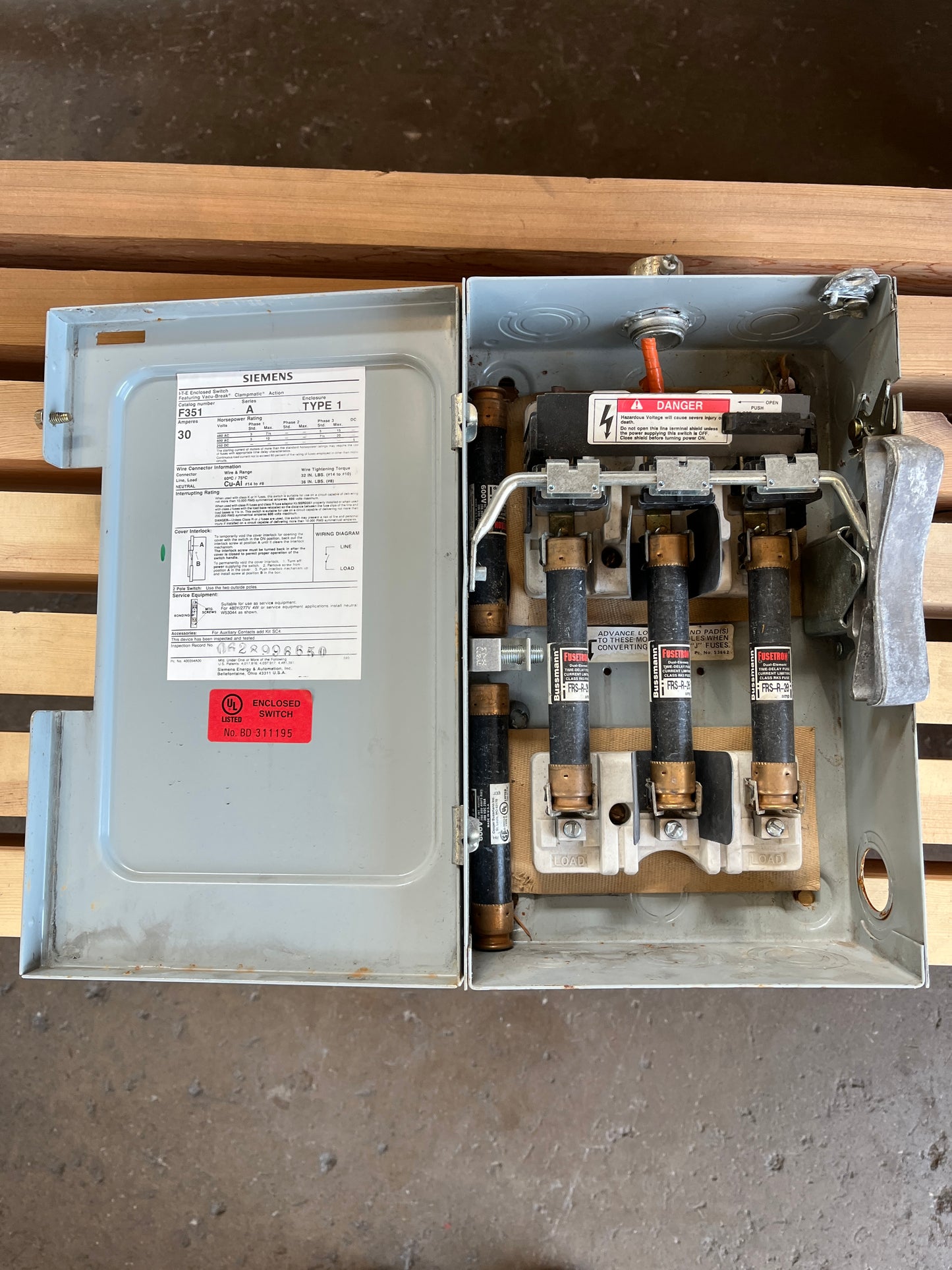 Siemens 100A Enclosure Box – Type 1, SN423 (Box Only) [904.04]