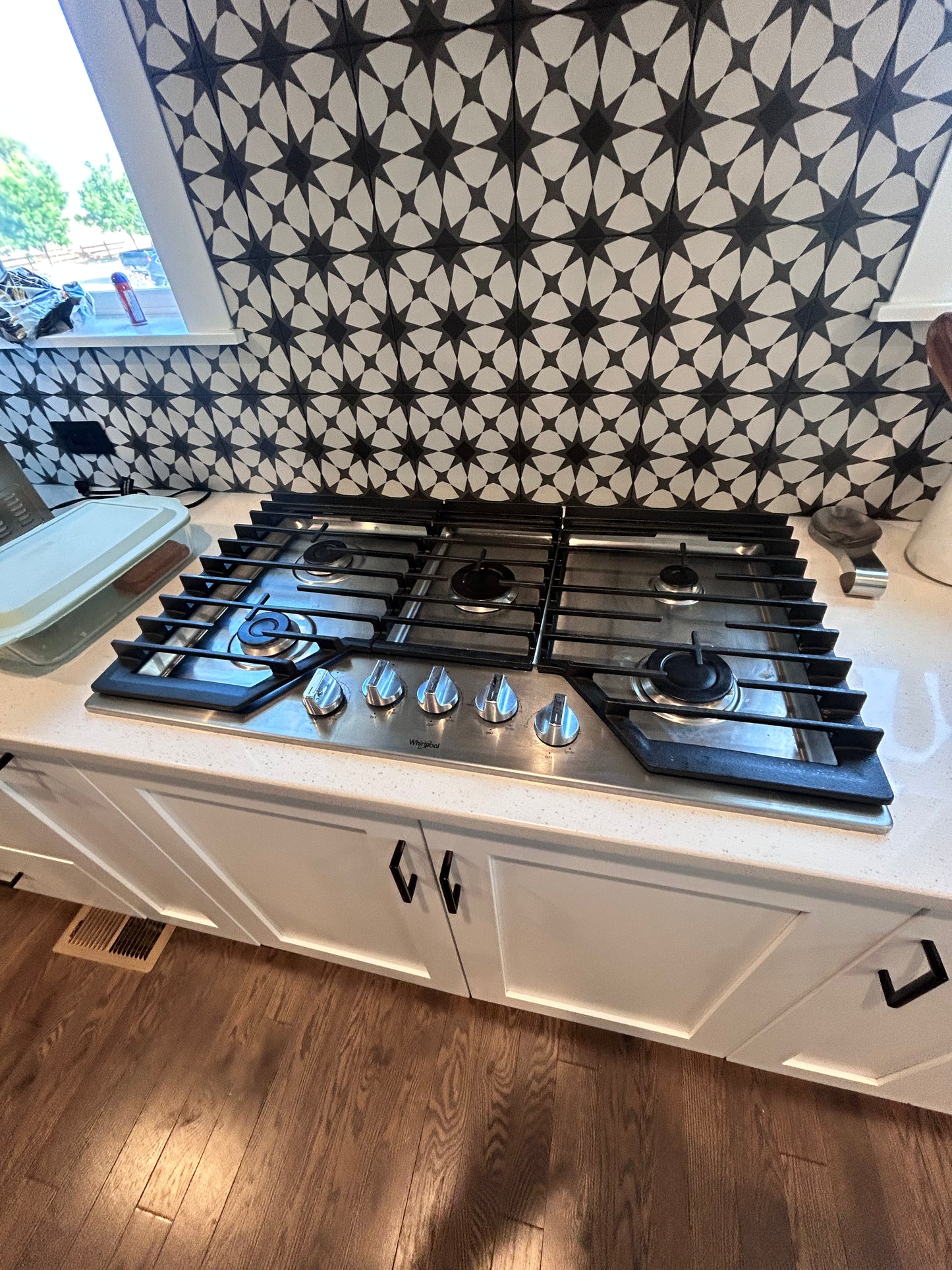 Whirlpool 36" 5-Burner Gas Cooktop [923.07]