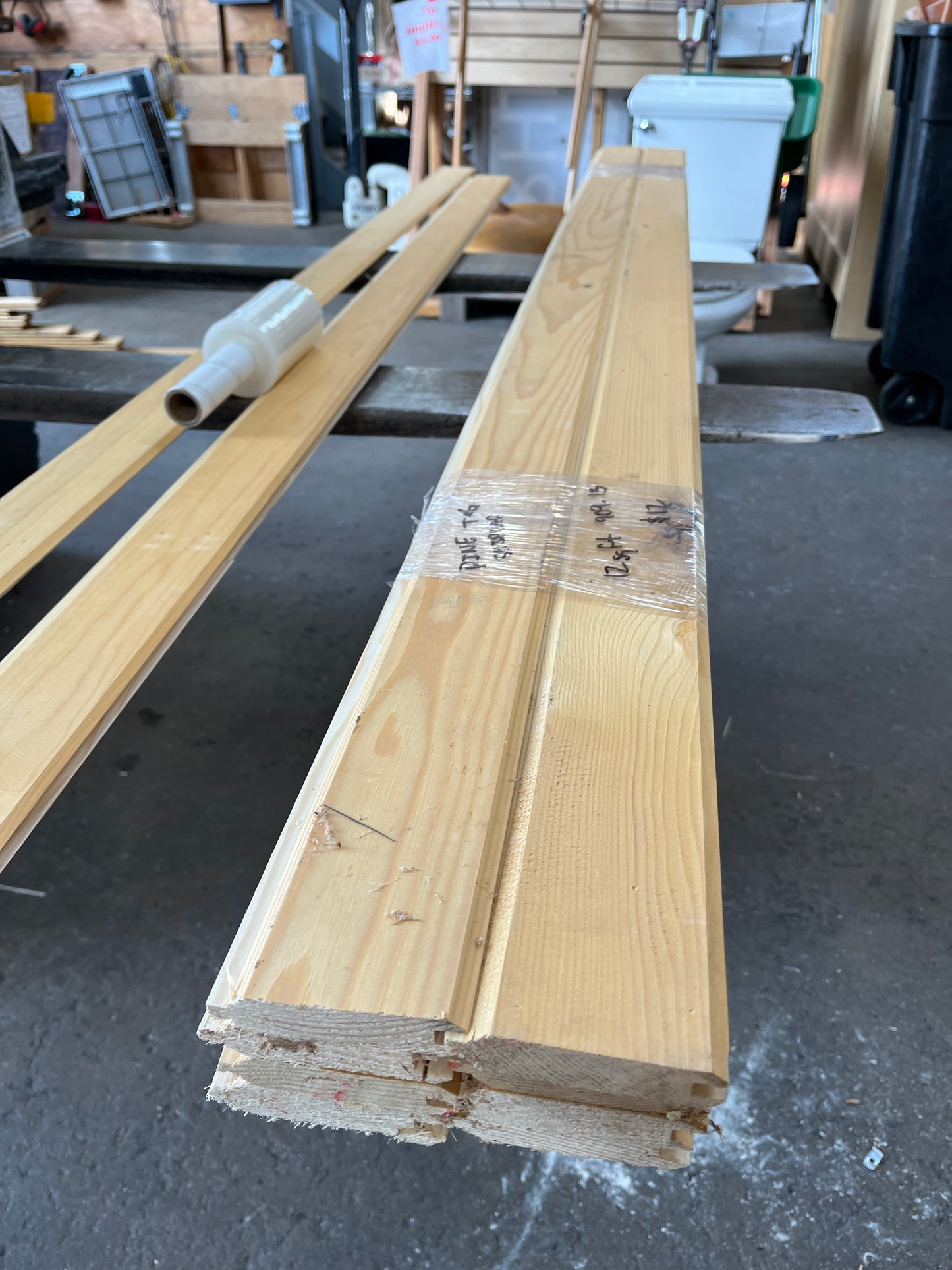 Pine Tongue & Groove Shiplap Boards [909.13]