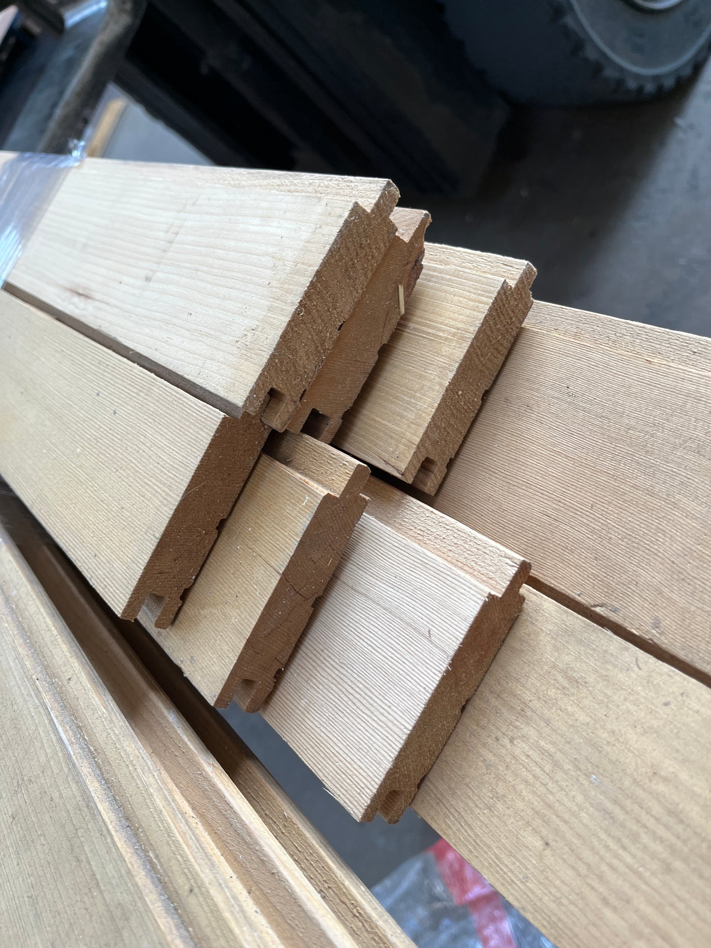 Painted Pine Tongue & Groove Shiplap Siding [909.14]