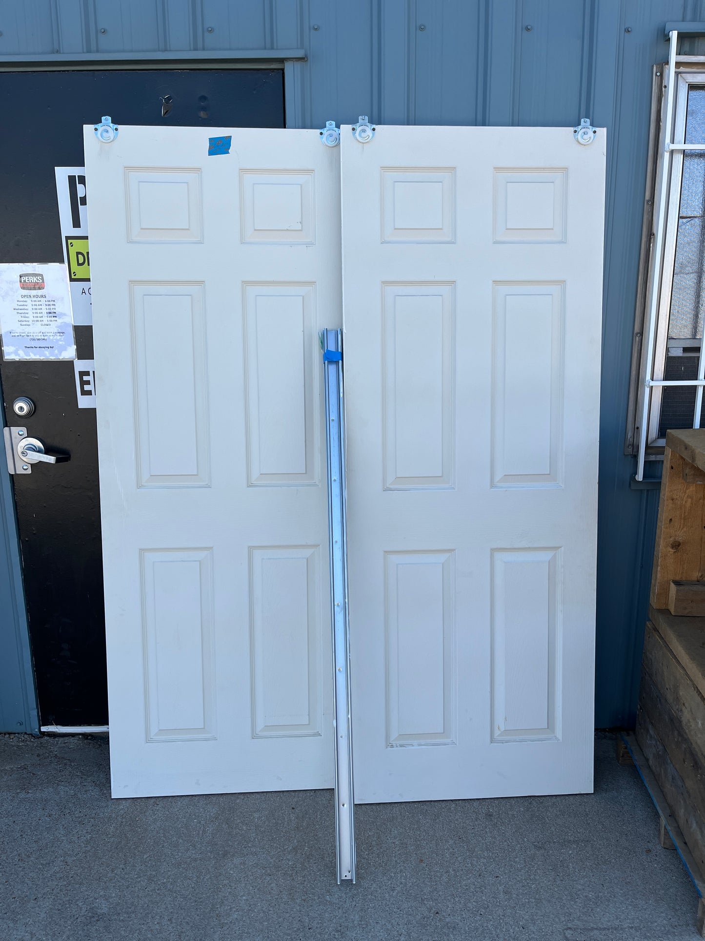 Set of 6-Panel Bypass Closet Doors [911.01(1)]