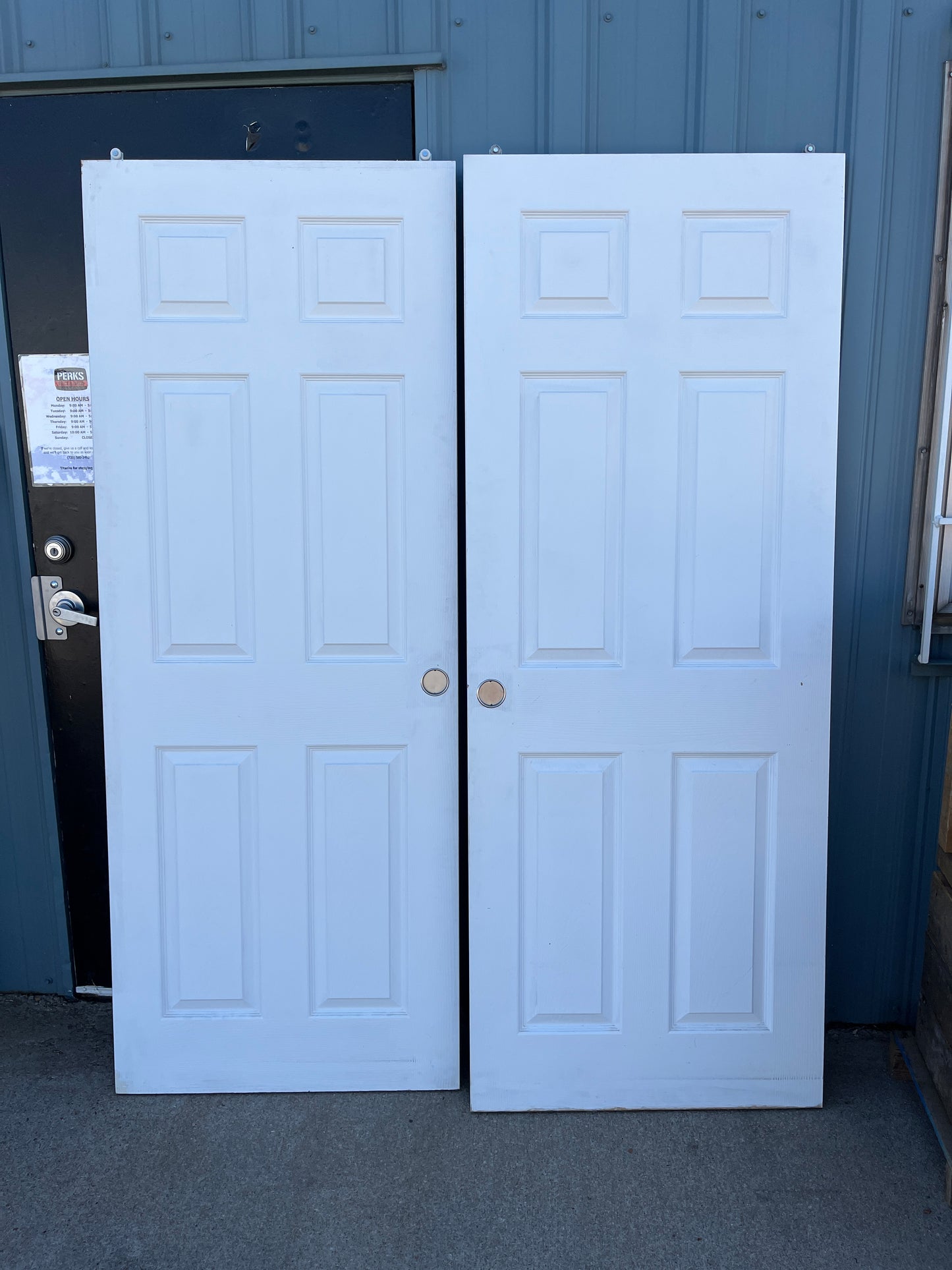 Set of 6-Panel Bypass Closet Doors [911.01(1)]