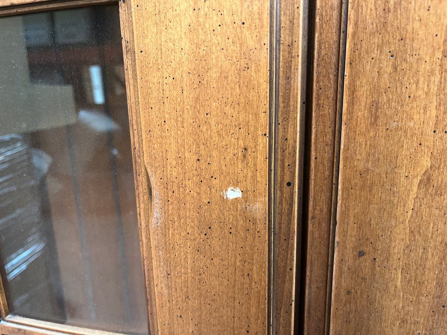 Glass Door Display Cabinet [913.10]