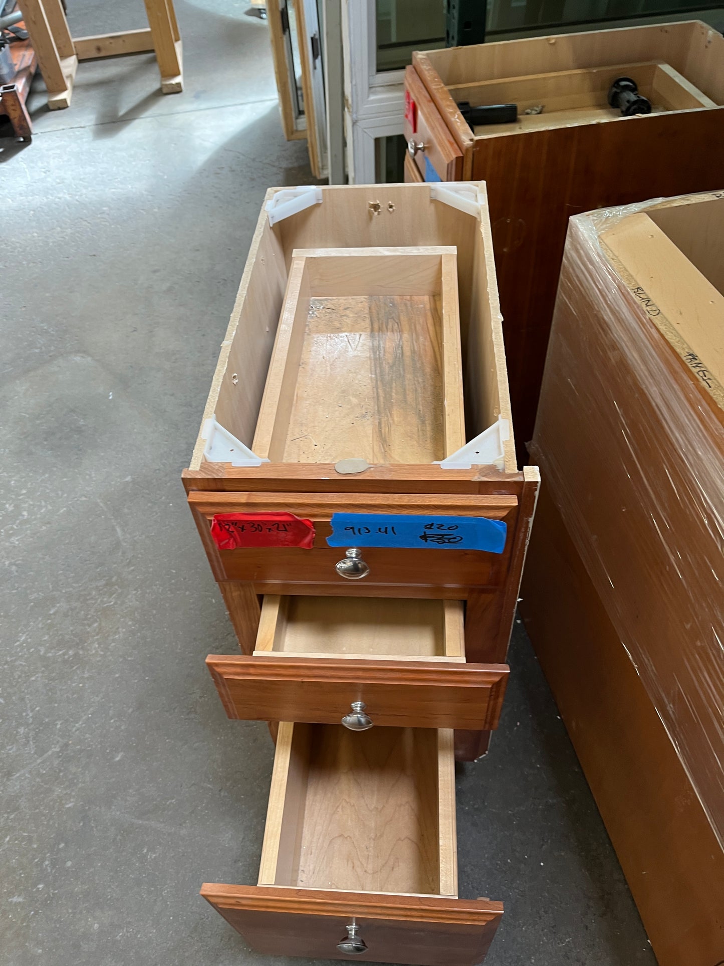 Cherry 3-Drawer Vanity Cabinet [913.41]