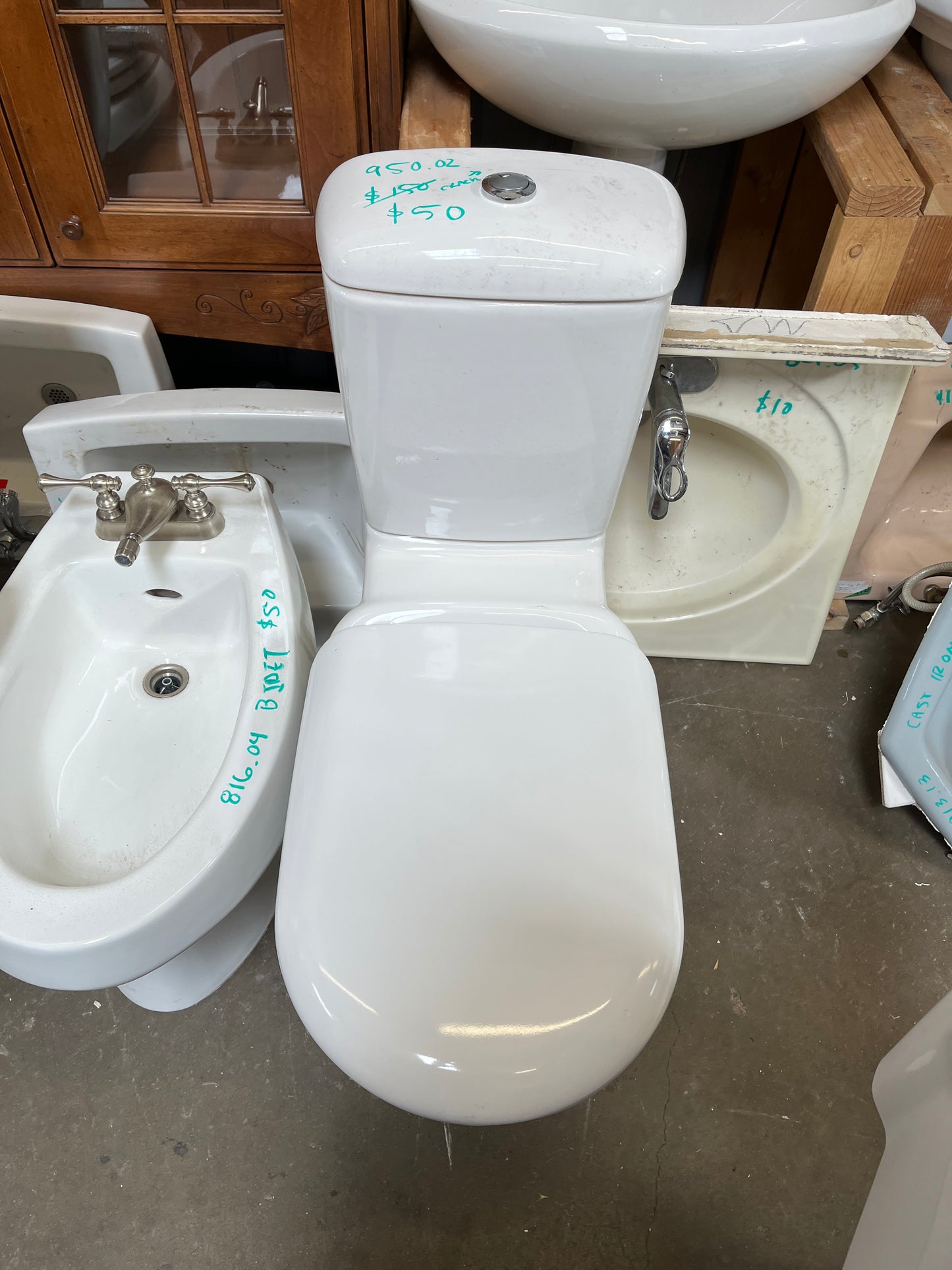 Villeroy & Boch One-Piece Toilet [950.02]