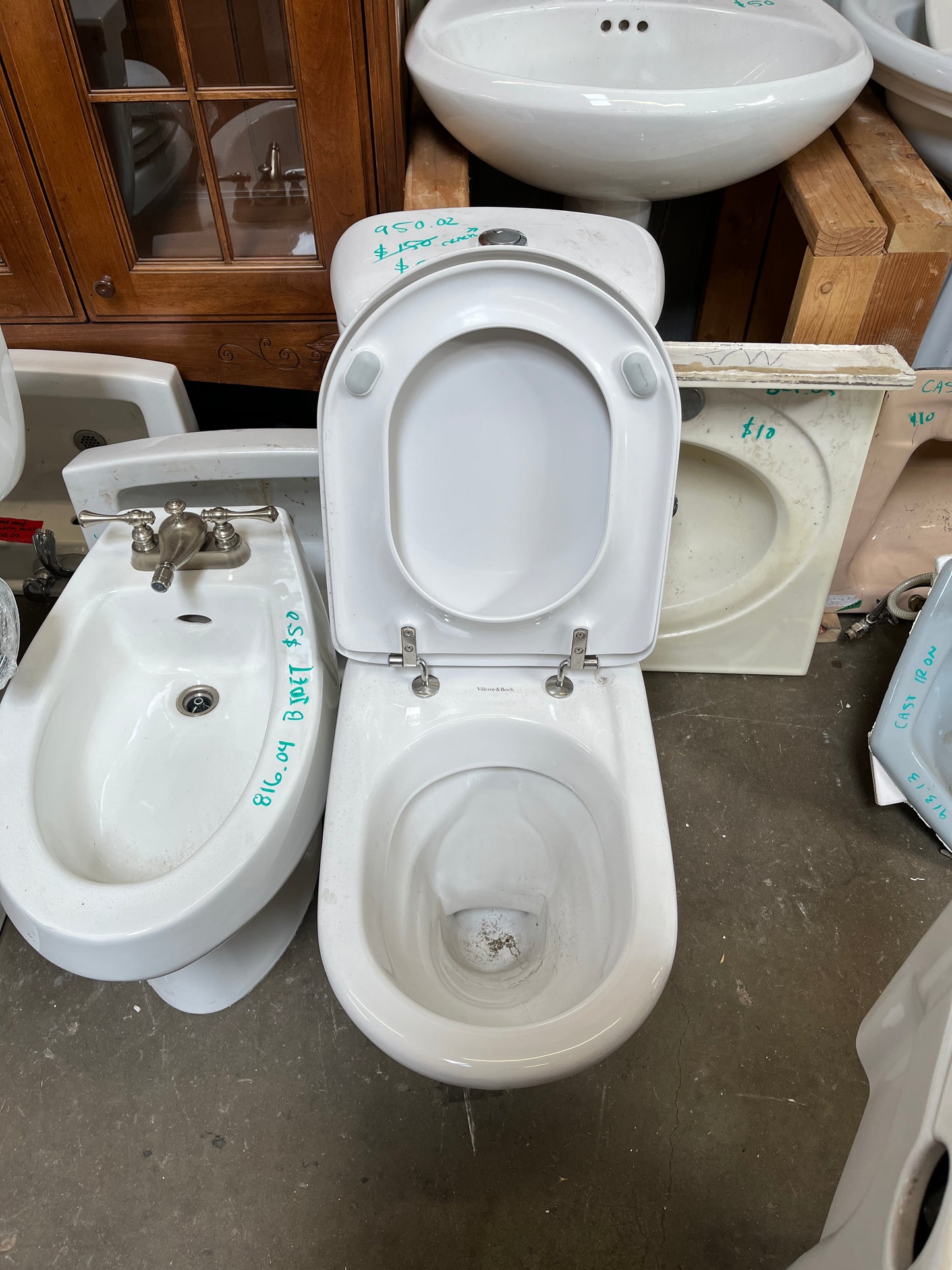 Villeroy & Boch One-Piece Toilet [950.02]
