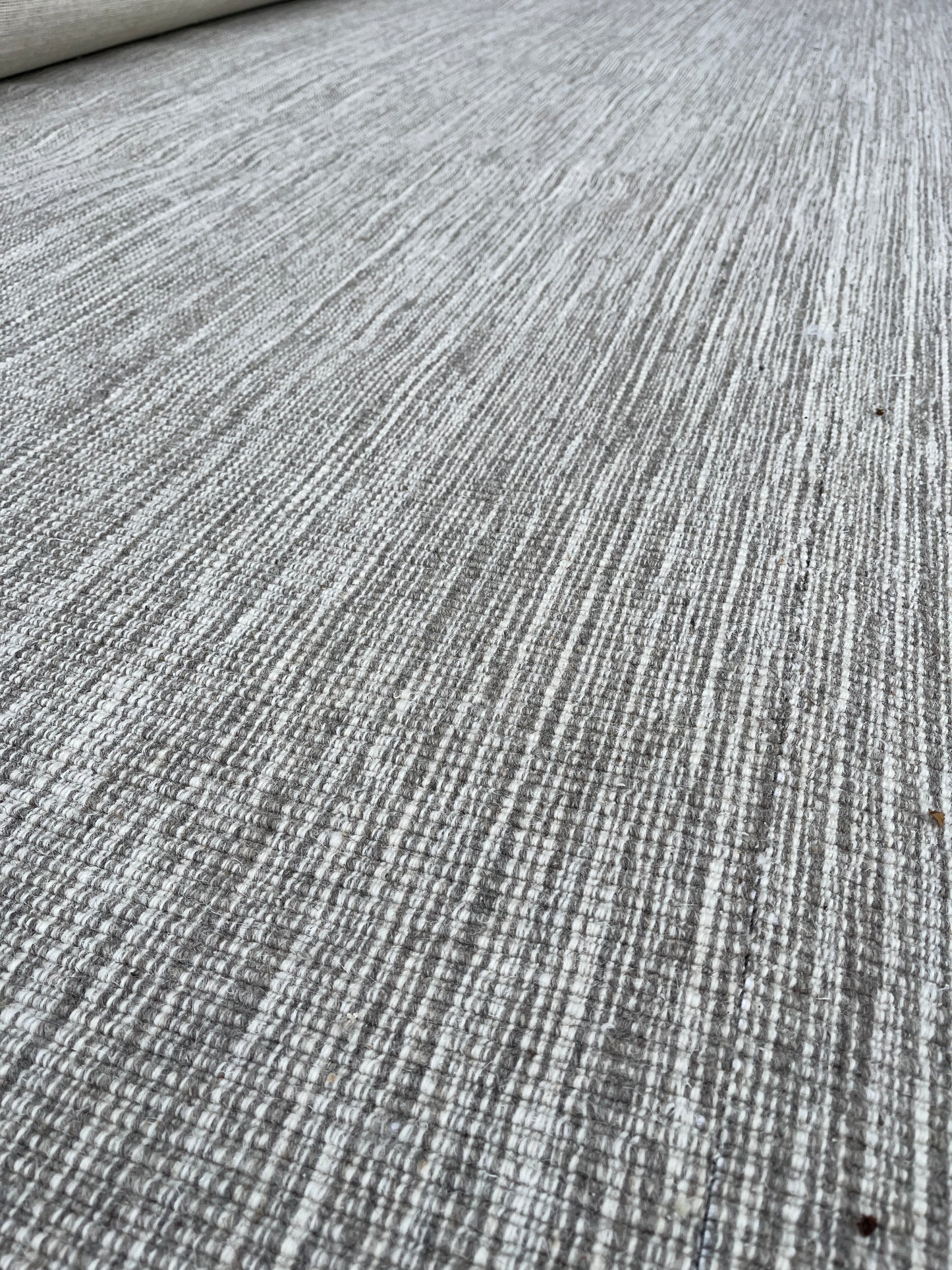 Gray Textured Area Rug / Carpet Remnant [913.42]