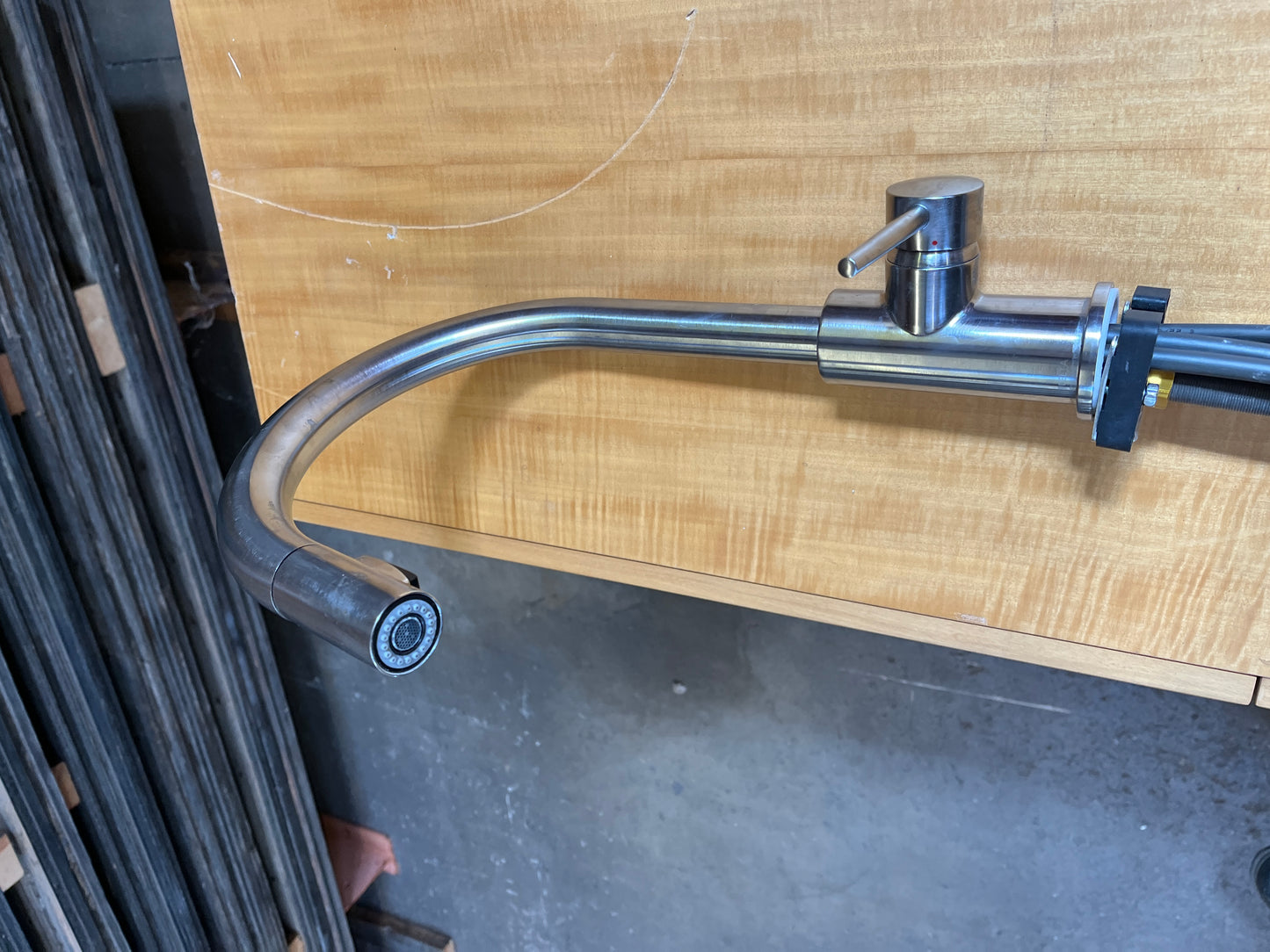 Delta Trinsic Single-Handle Pull-Down Kitchen Faucet [915.05]