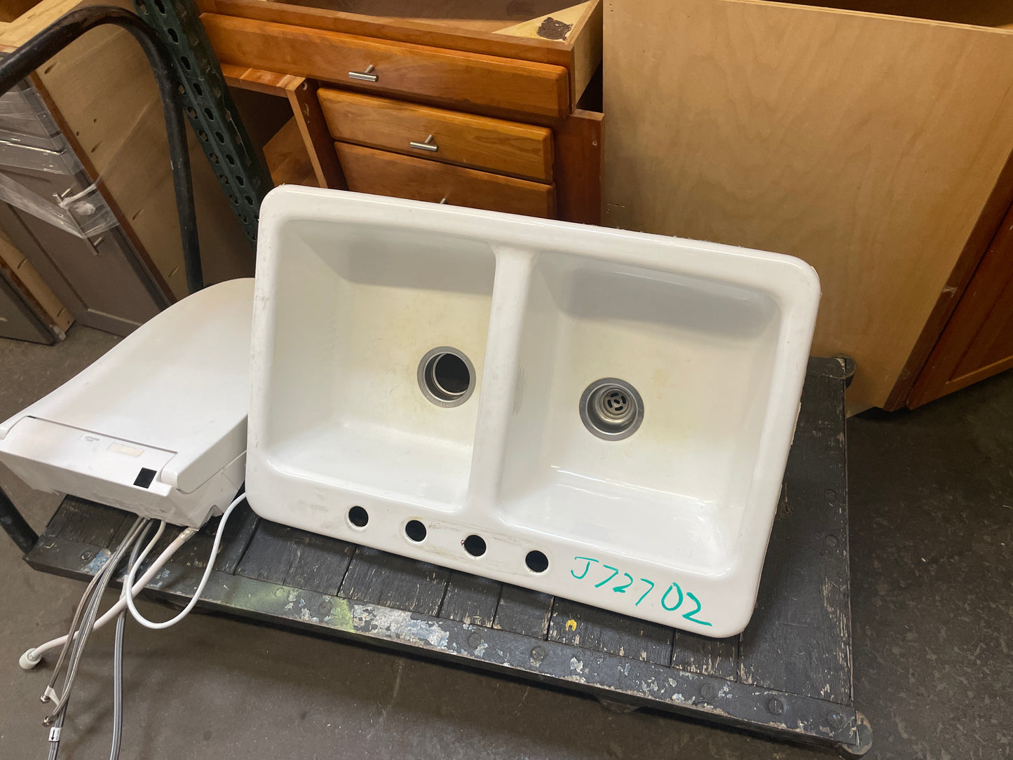 33x22 Reclaimed Cast Iron Drop-In Kitchen Sink, White