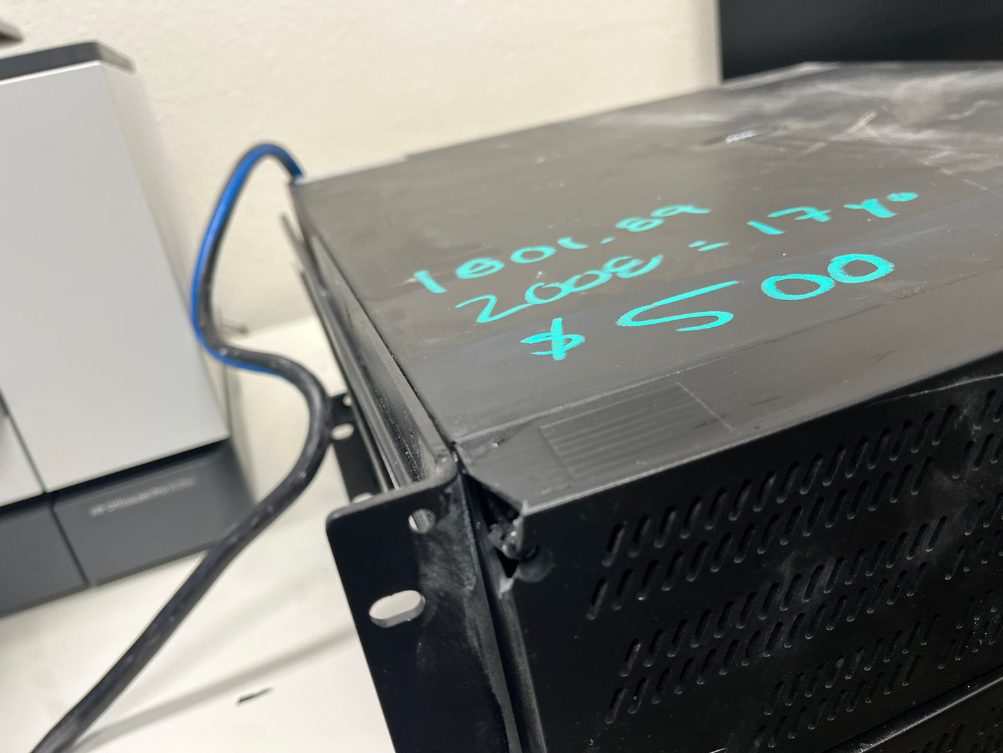 Middle Atlantic UPS Battery Backup w/ Battery Pack [#E505.07]