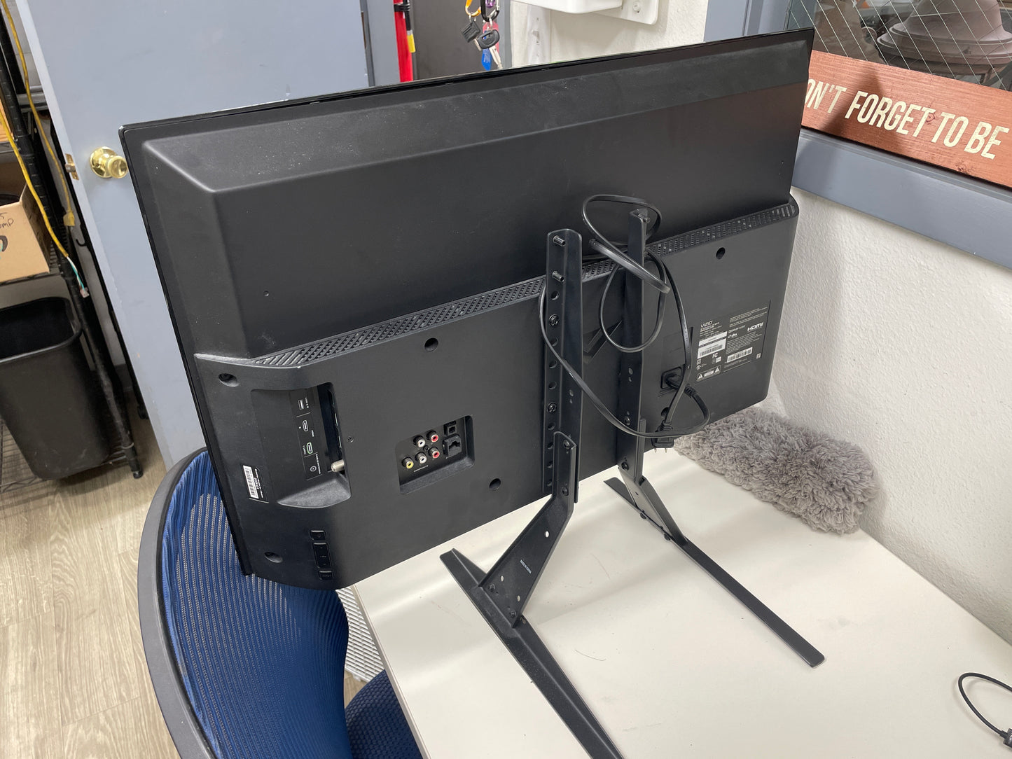 Vizio 32in LED Television, HDMI, Dolby Audio