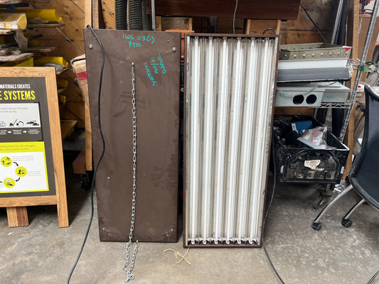 Hydrofarm T5 High Output 4ft / 6-Tube Fluorescent Grow Light Fixture ID# 1006.03