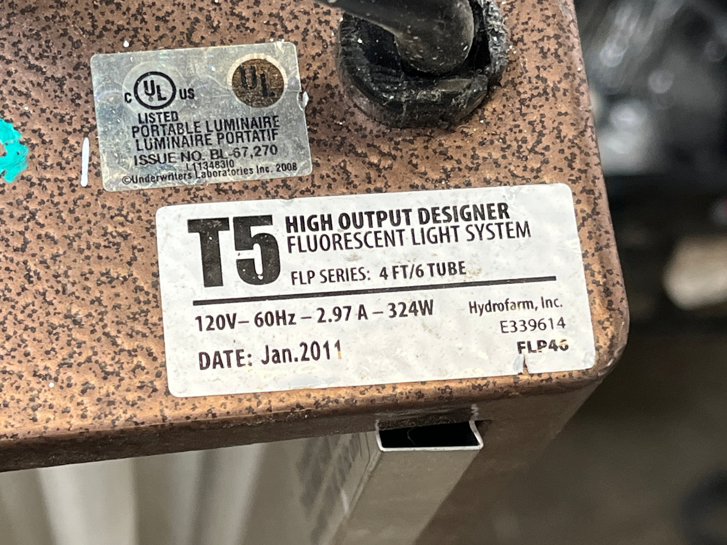 Hydrofarm T5 High Output 4ft / 6-Tube Fluorescent Grow Light Fixture ID# 1006.03