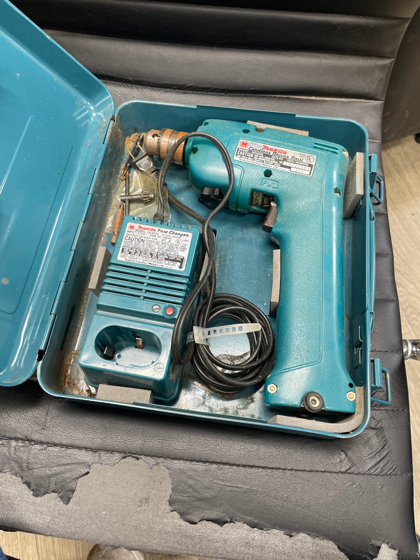 Makita 9.6V Cordless Drill Kit, Model 6012HD