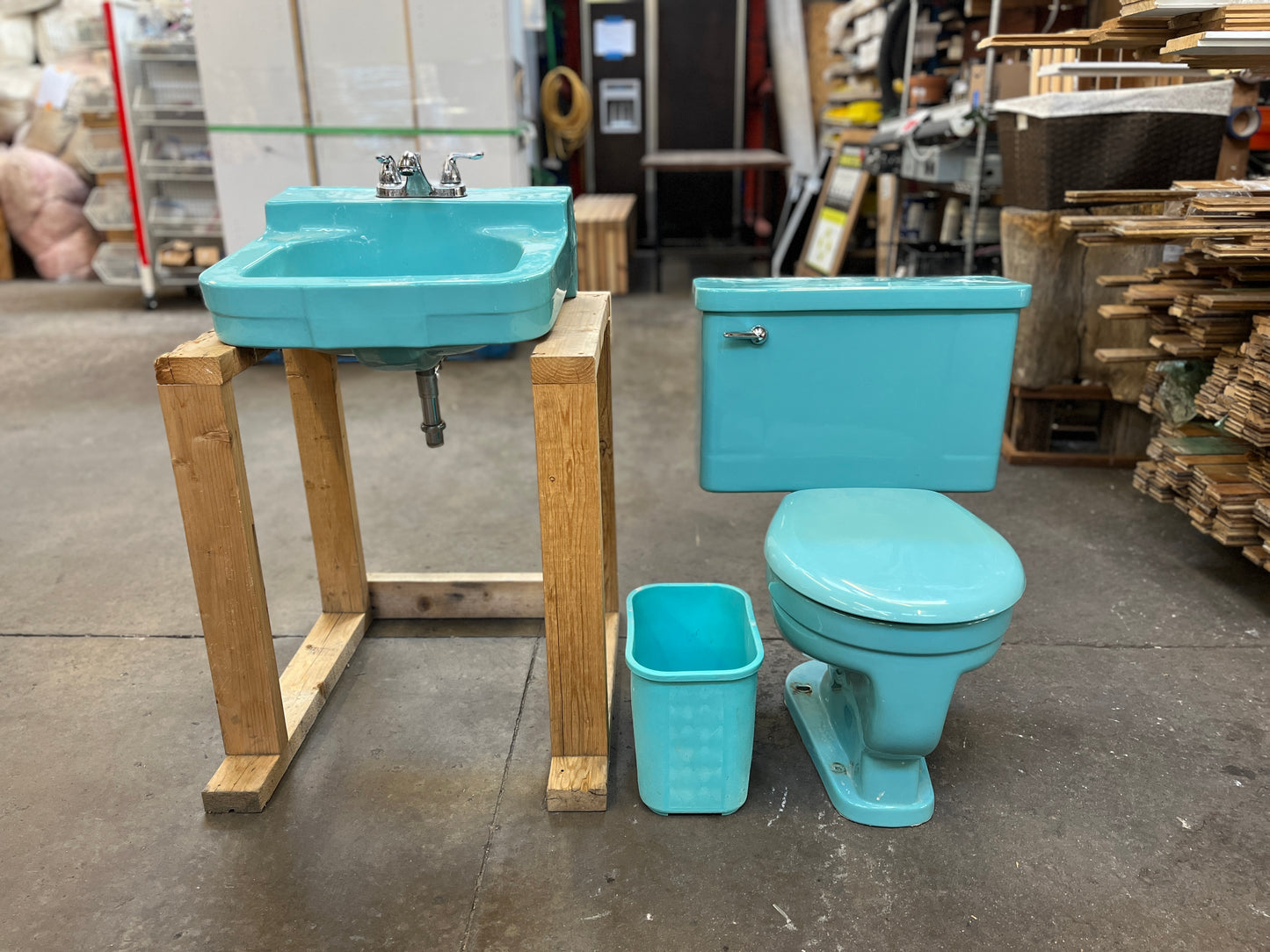 Vintage Crane “Neuday” Bathroom Set – Turquoise, 1961 [1009.01]