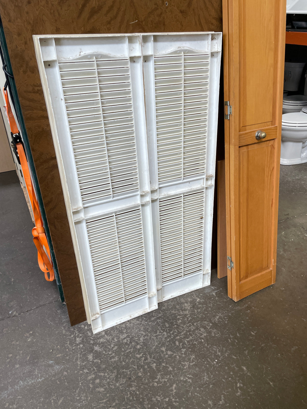 Vinyl Shutters, 28 Inch Wide x 51 Inch High, Pair