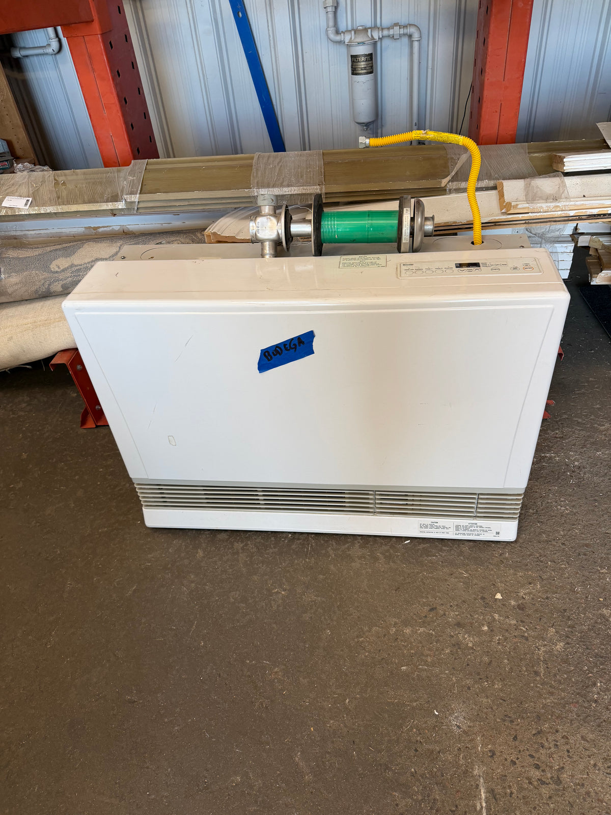 Reclaimed Rinnai 36,500 BTU Propane Direct Vent Wall Furnace