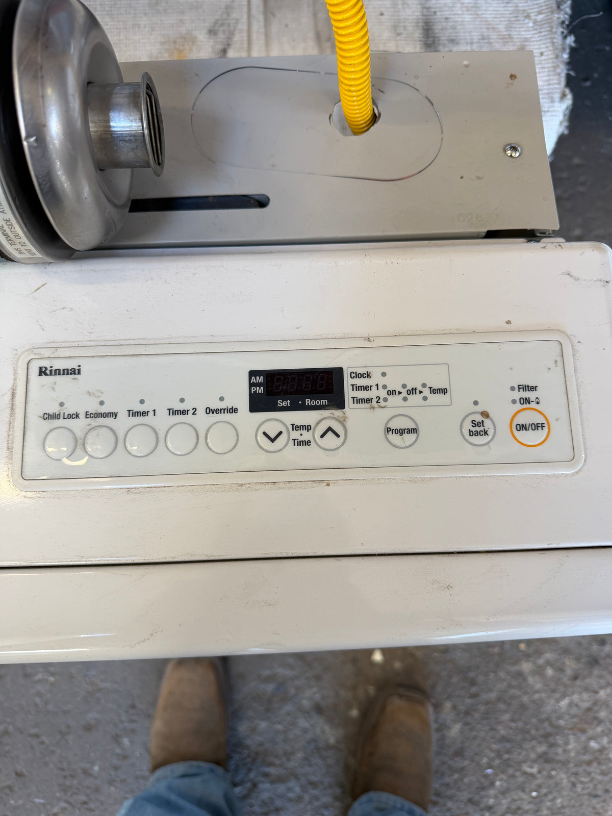 Reclaimed Rinnai 36,500 BTU Propane Direct Vent Wall Furnace