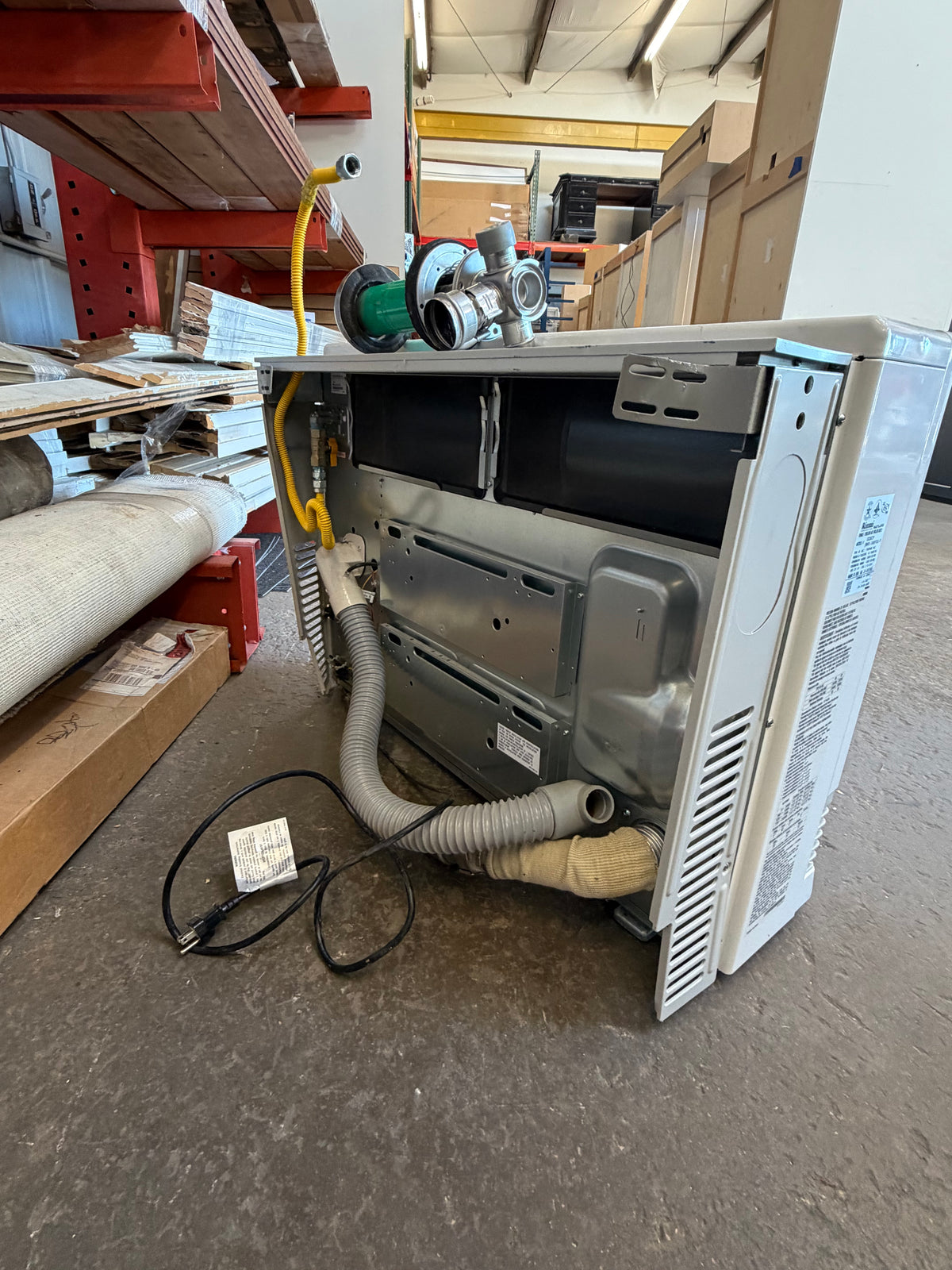 Reclaimed Rinnai 36,500 BTU Propane Direct Vent Wall Furnace