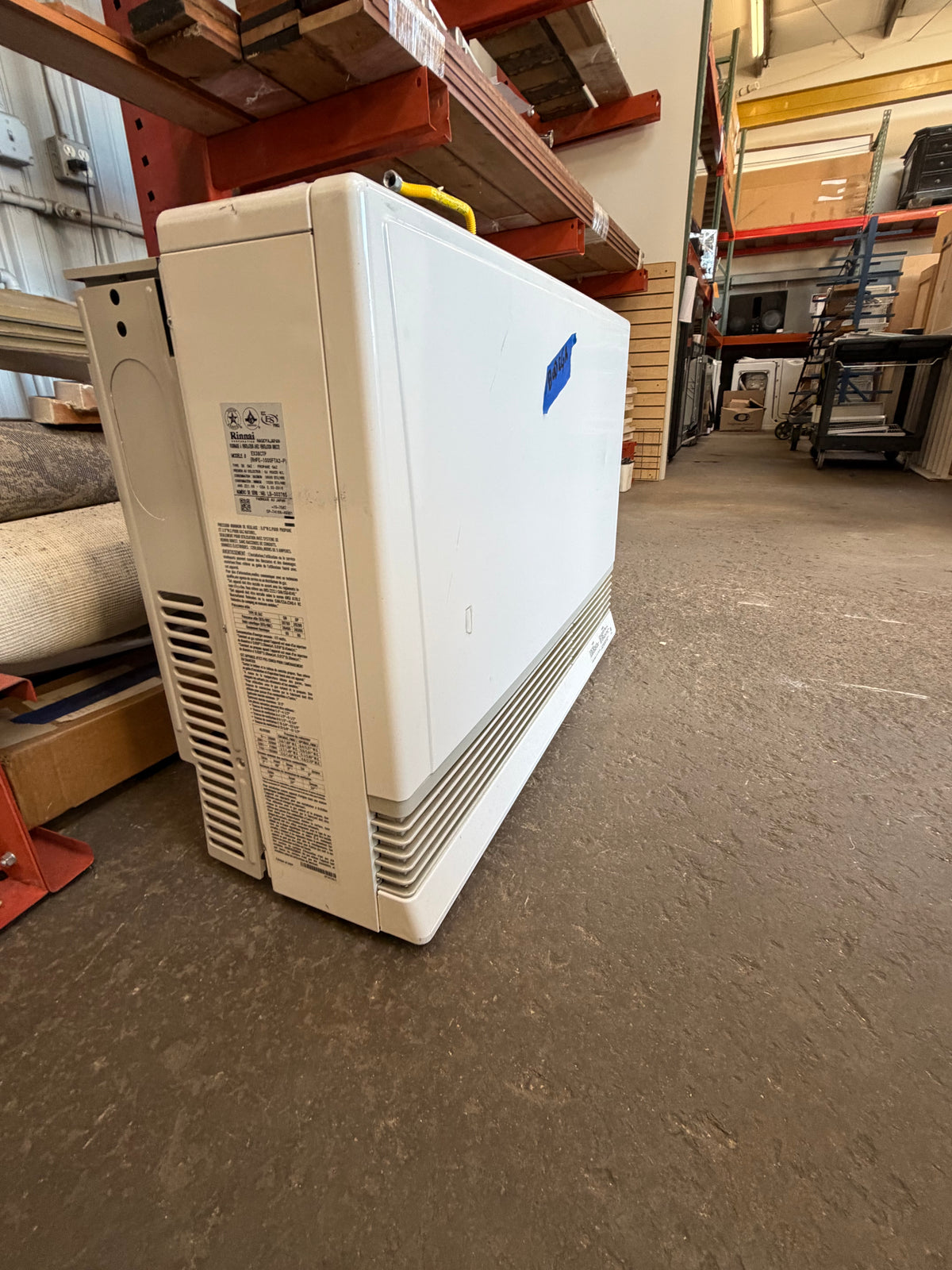 Reclaimed Rinnai 36,500 BTU Propane Direct Vent Wall Furnace