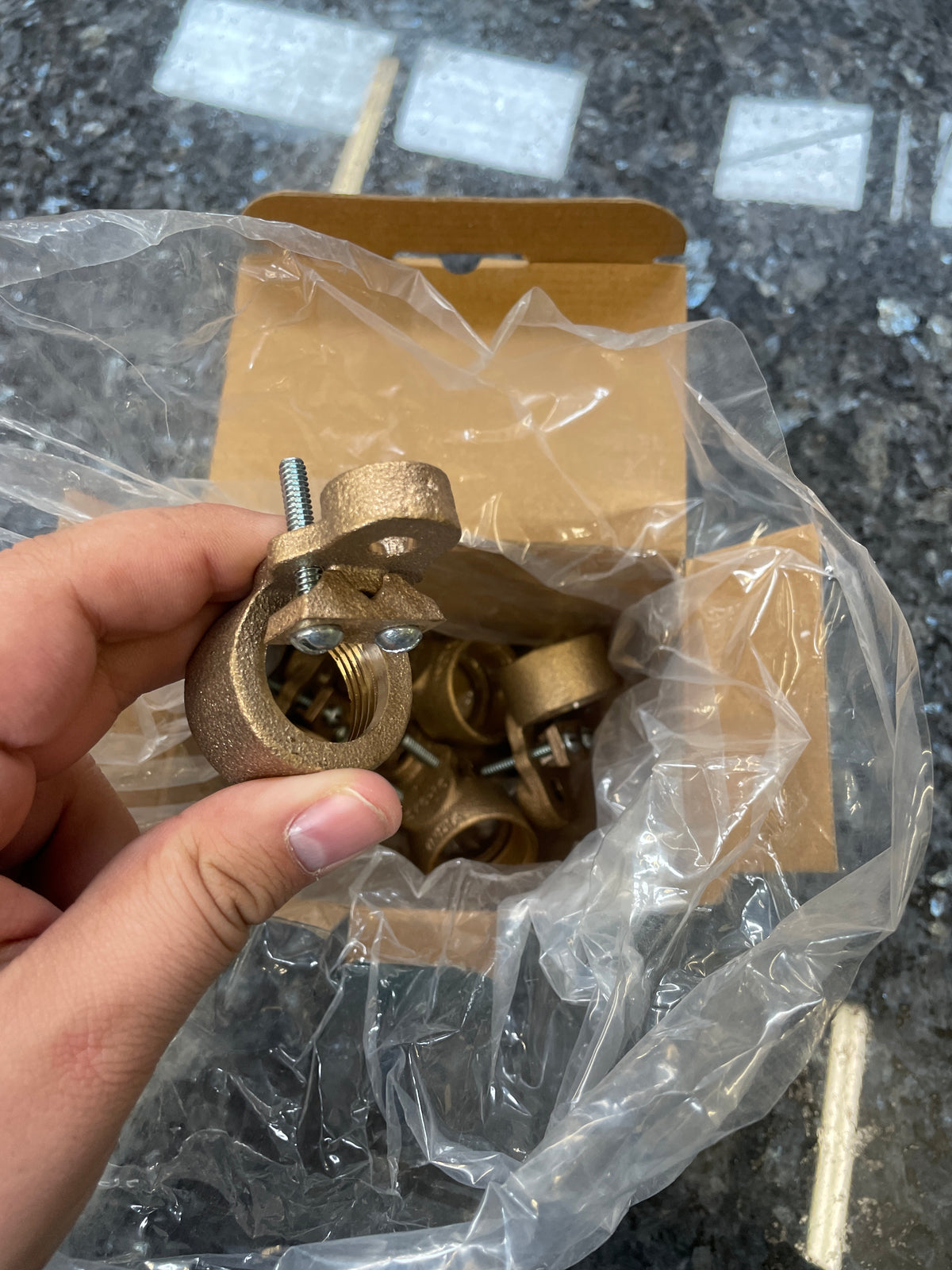 Dottie HUB100L 1 Inch Bronze Grounding Hubs, New