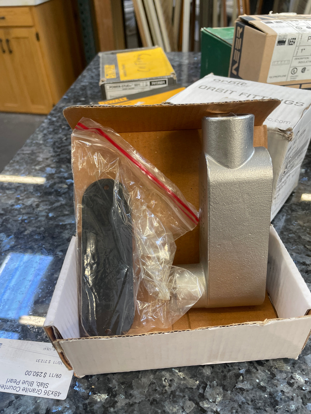 Aluminum LB Conduit Body with Cover, New