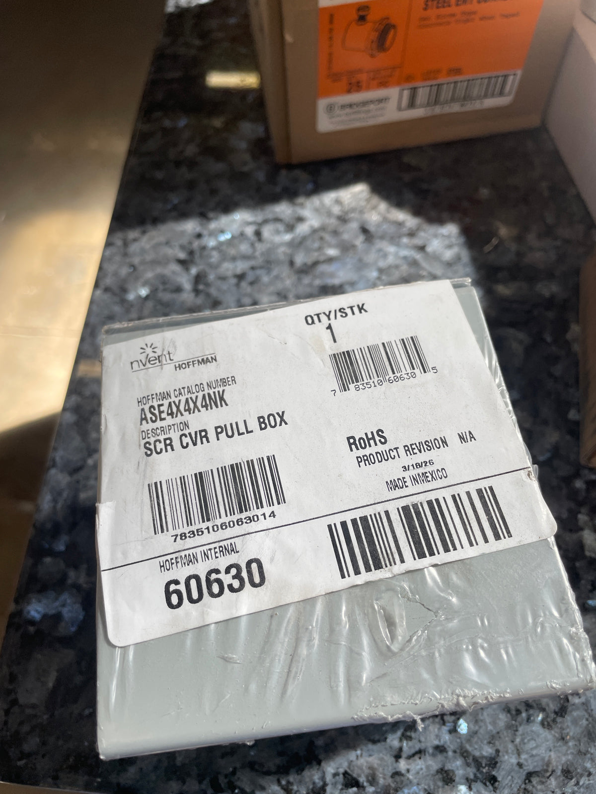Hoffman 4x4x4 Screw Cover Pull Box, New