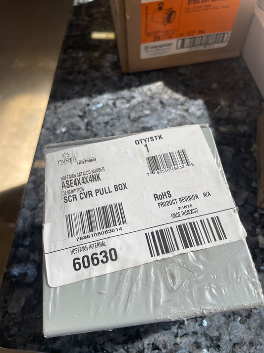 Hoffman 4x4x4 Screw Cover Pull Box, New
