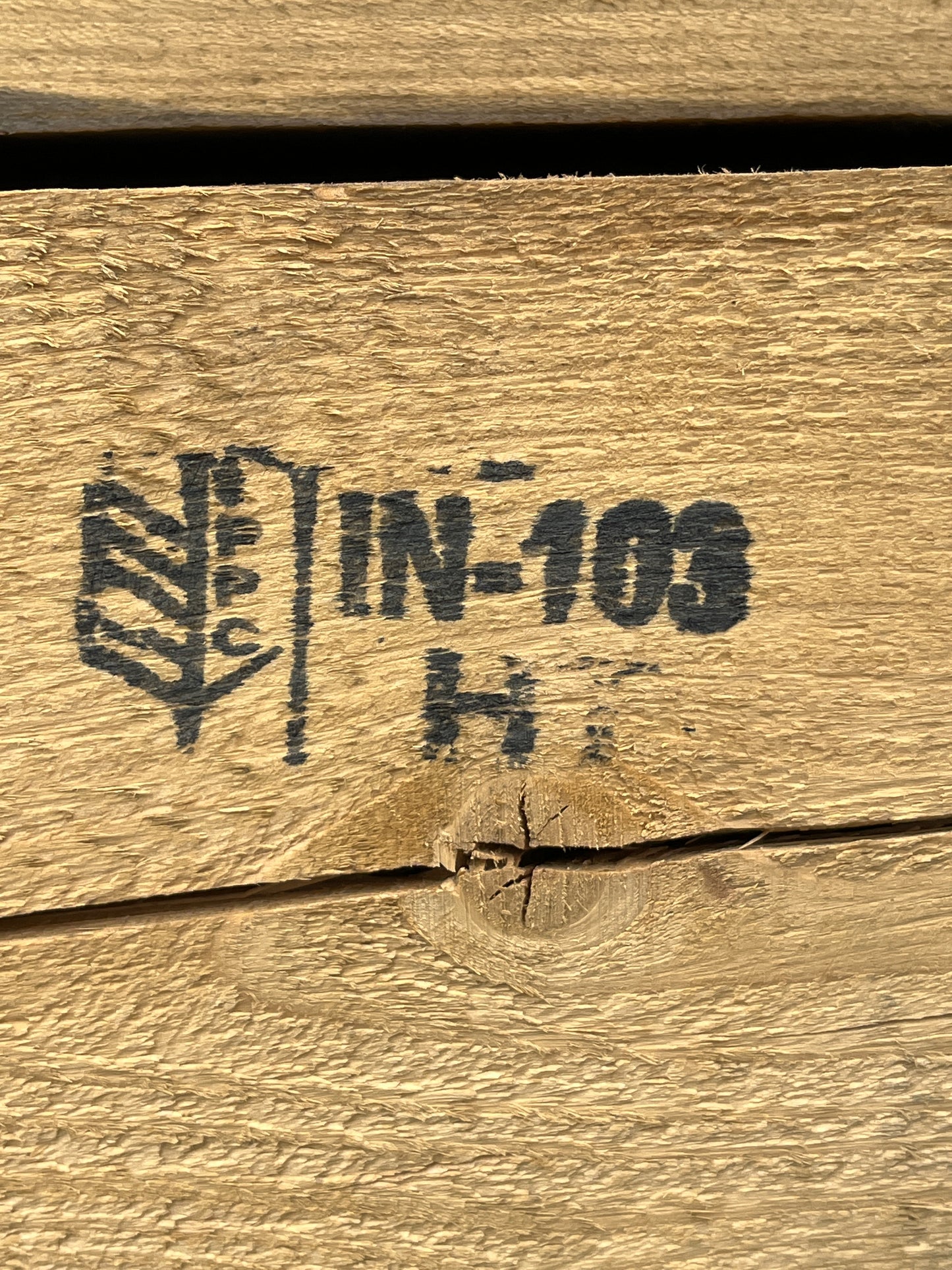 Reclaimed 6x8 Timber Beams · 9'6"