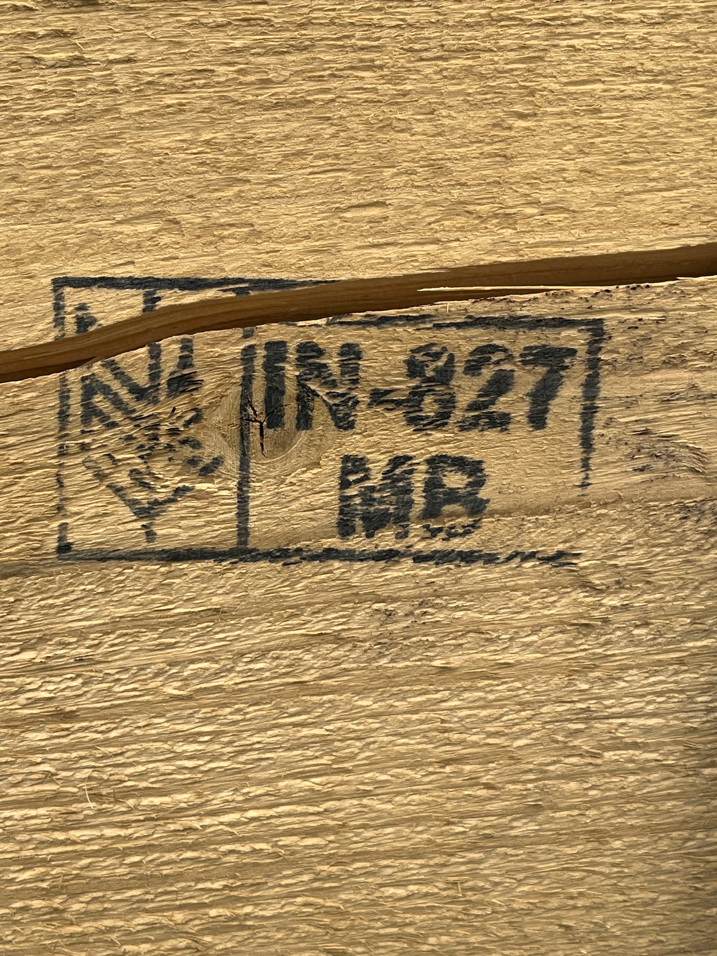 Reclaimed 6x8 Timber Beams · 9'6"