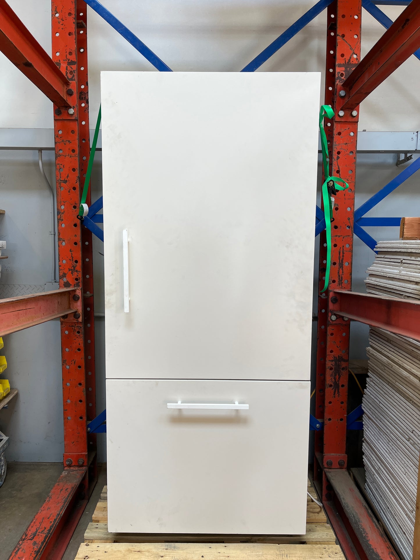 Thermador Built-In Bottom Freezer Refrigerator [809.07]